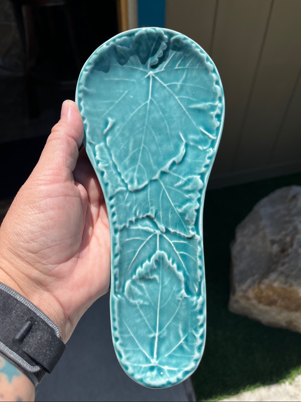 Olfaire Portugal Turquoise Leaf Ceramic Spoon Rest | Majolica Style